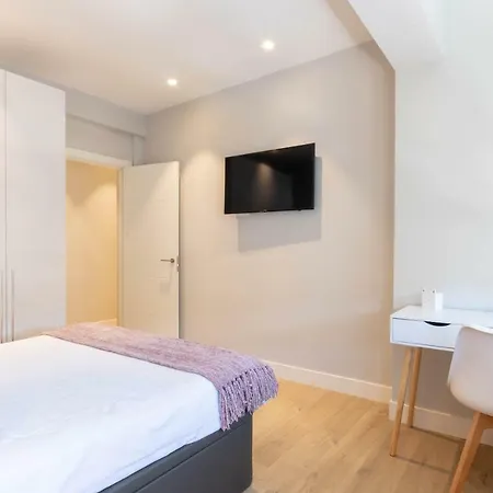 By Aston Apartment *