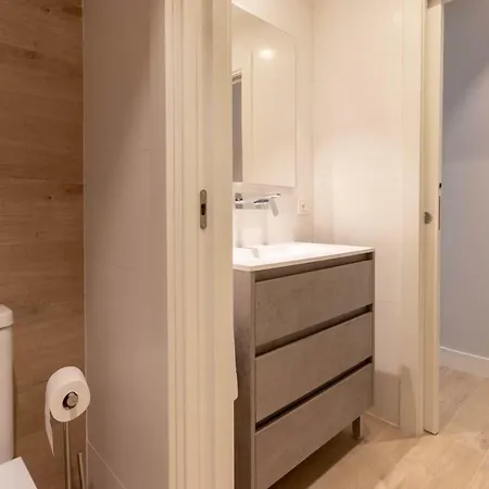 Apartment By Aston Guernica y Luno