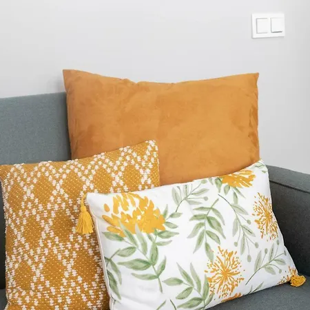 By Aston * Guernica y Luno